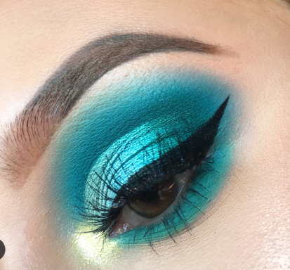 coral eye makeup look